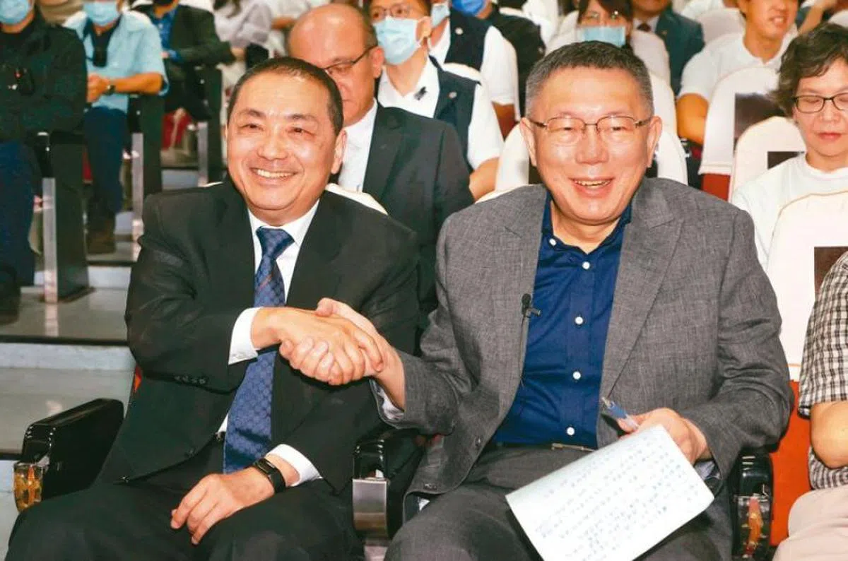 柯文哲（右）和侯友宜（左）都给外界一种自己只想“当正”的印象。（联合报）