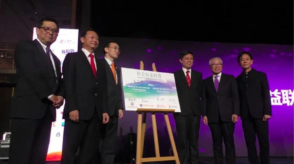 去年3月26日，福建会馆、潮州八邑会馆、九龙会以及江苏会共同创办新加坡社会公益联盟，搭建了一个践行公益互助，又能帮助新移民与其他社团合作交流的平台。（互联网）