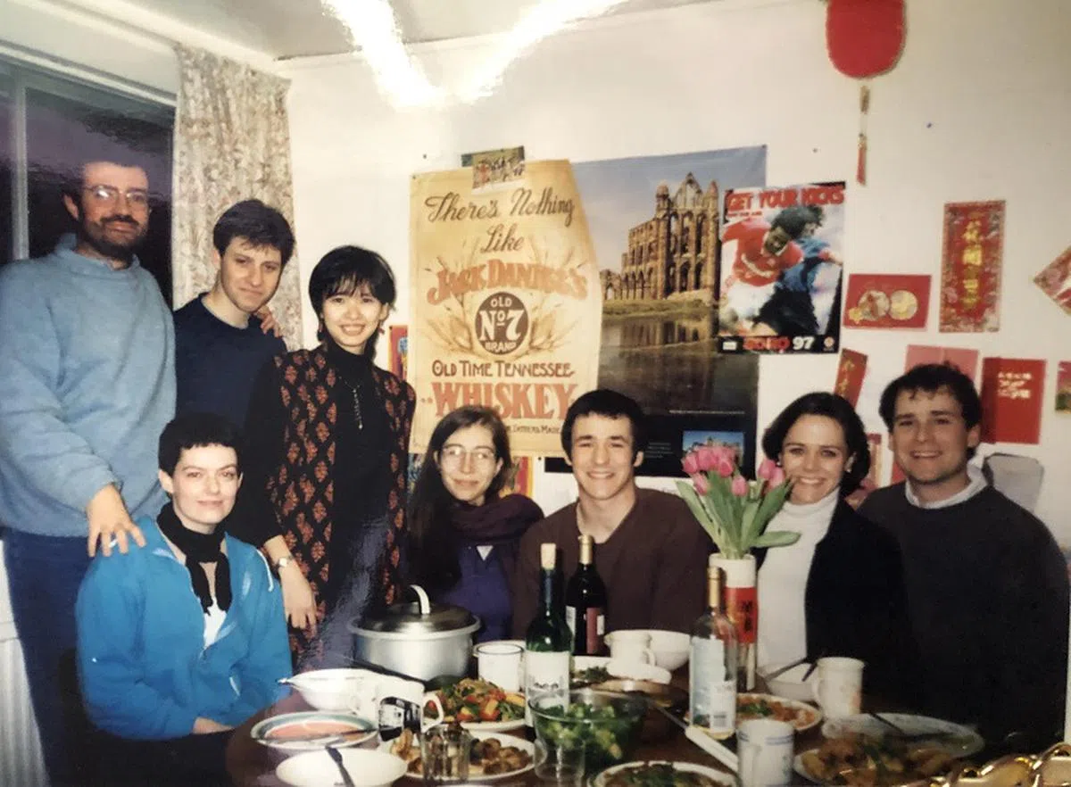  人到哪里，农历新年过到哪里，冰天雪地的英国约克大学宿舍也一样被融化得温暖如春。一人庆祝，众人从之。（作者提供） 