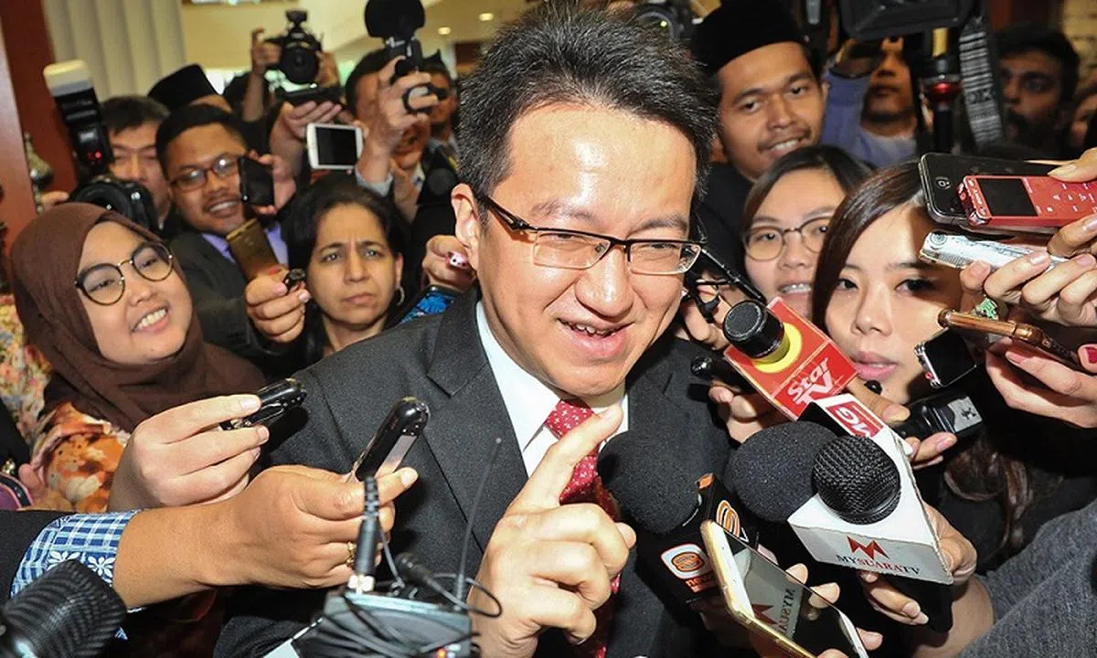  刘镇东以一句“无所谓”来回应，不说多多，政敌找不到下手的着力点，想继续纠缠也无从下手。（互联网） 