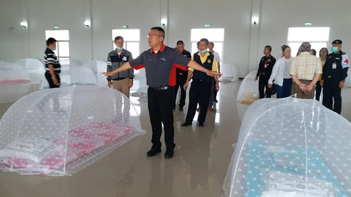  每张床垫间相隔了2米的距离。（泰国国家新闻局） 