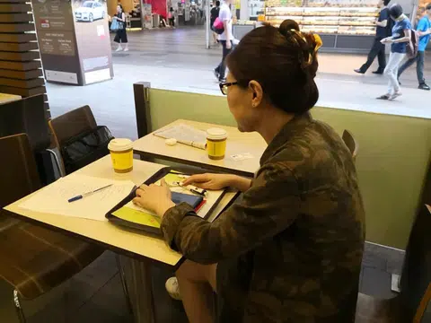 李悦感叹，原以为丈夫去世后可在家庭保障计划下获得政府的赔偿，不料却收到公积金局来信说，丈夫没有呈报患糖尿病和心脏疾病，不能索赔。（联合早报）