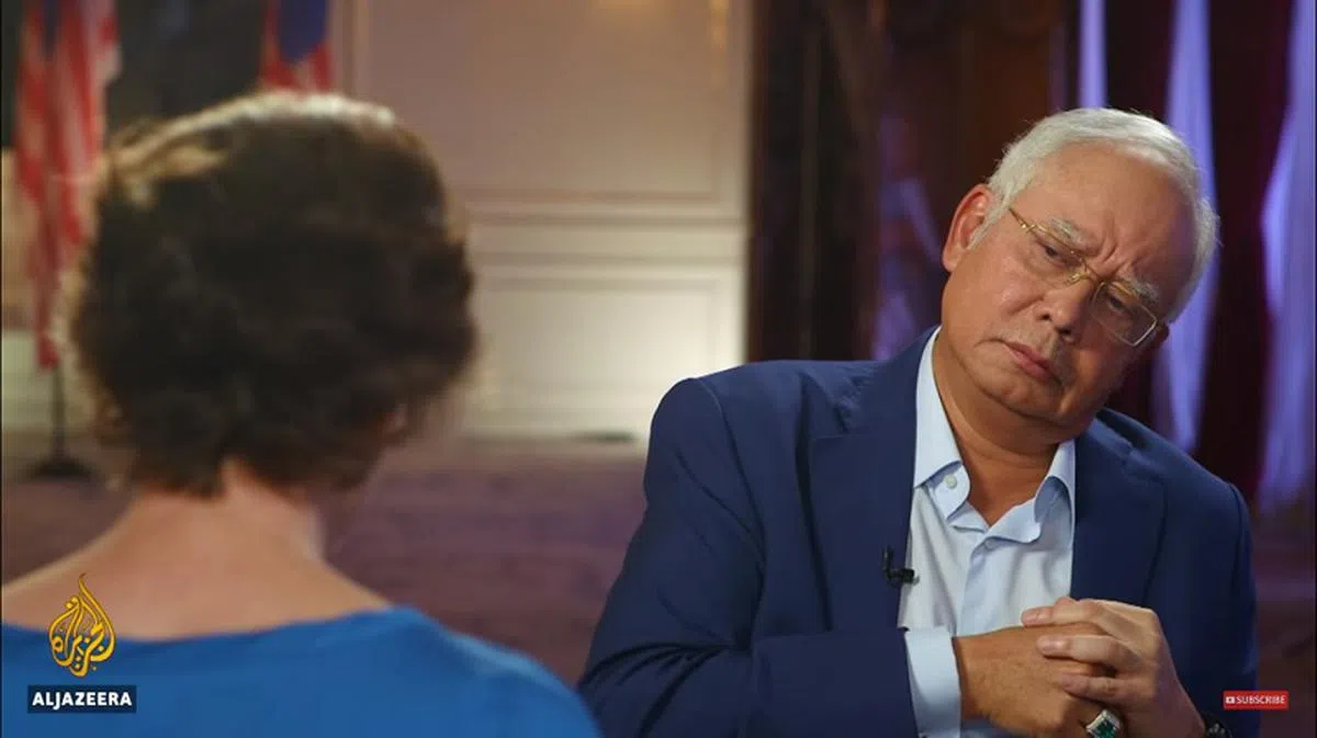  这个表情是：你为何老是打断我的话？（视频截图） 