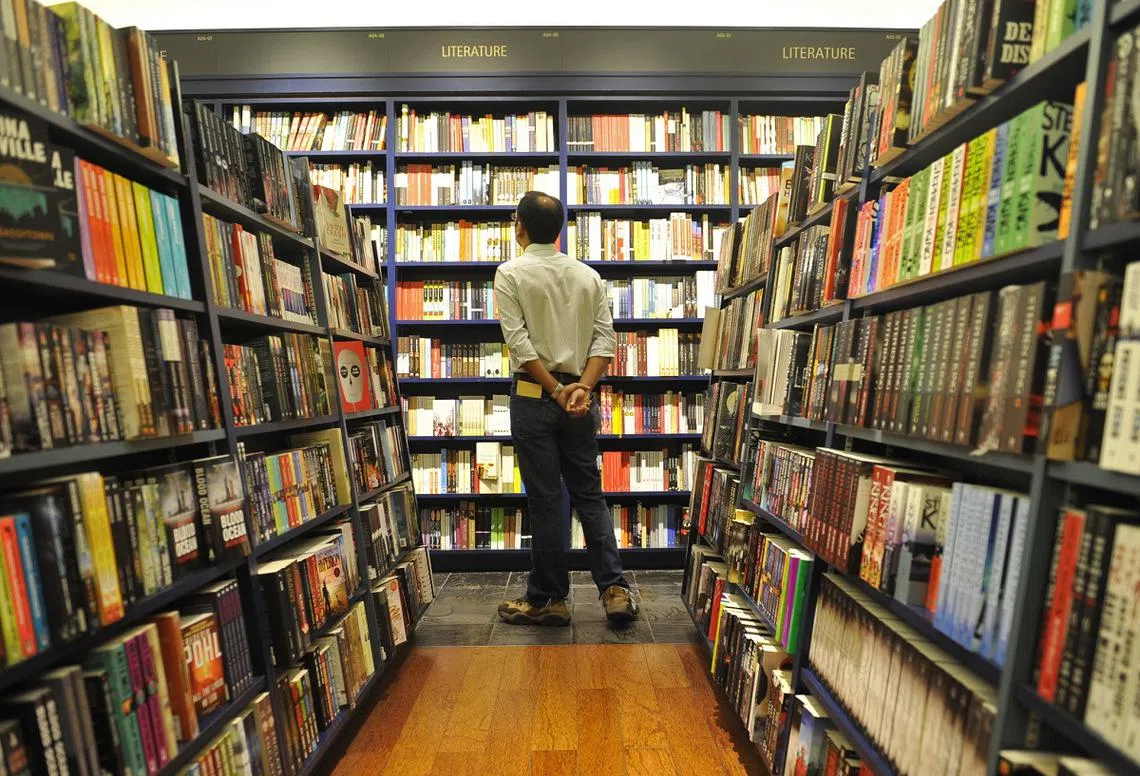 本地书店停业的概率相当高。图为纪伊国屋书店在高岛屋百货公司的门店。（海峡时报档案照片）