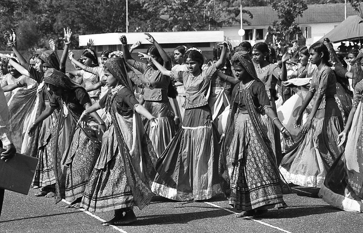 女皇镇体育中心庆典的传统印度舞蹈表演。（南洋商报）