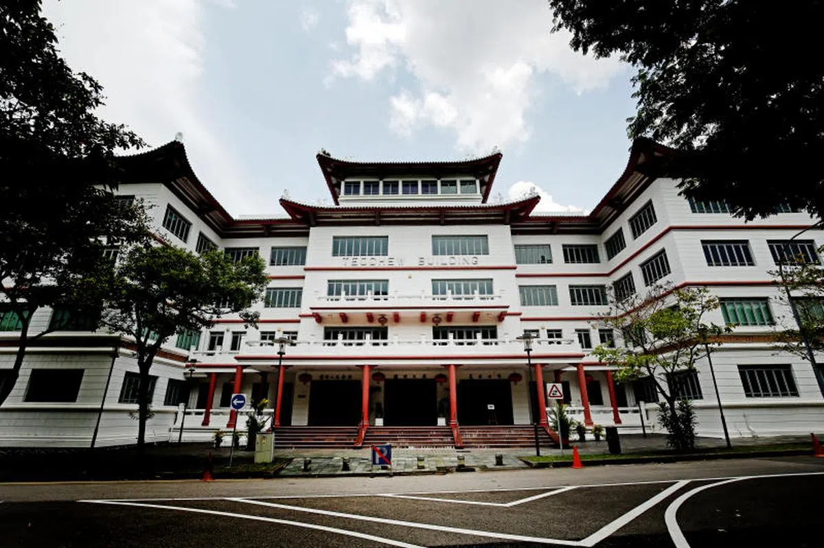  位于登路97号的潮州大厦（TEOCHEW BUILDING）其实是端蒙中学旧校舍。（联合早报） 