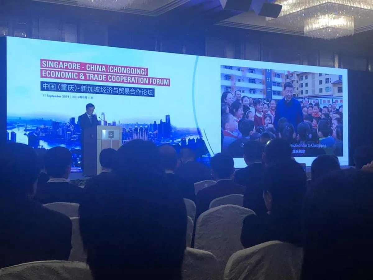  陈敏尔是少数会在演说中使用PPT演示的中国官员。（蚁粉提供） 