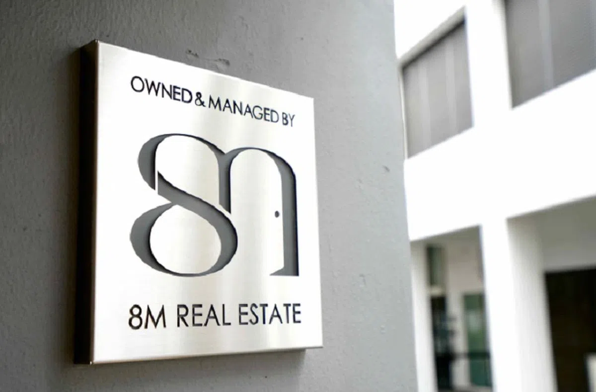  8M的标志。（8M官网） 