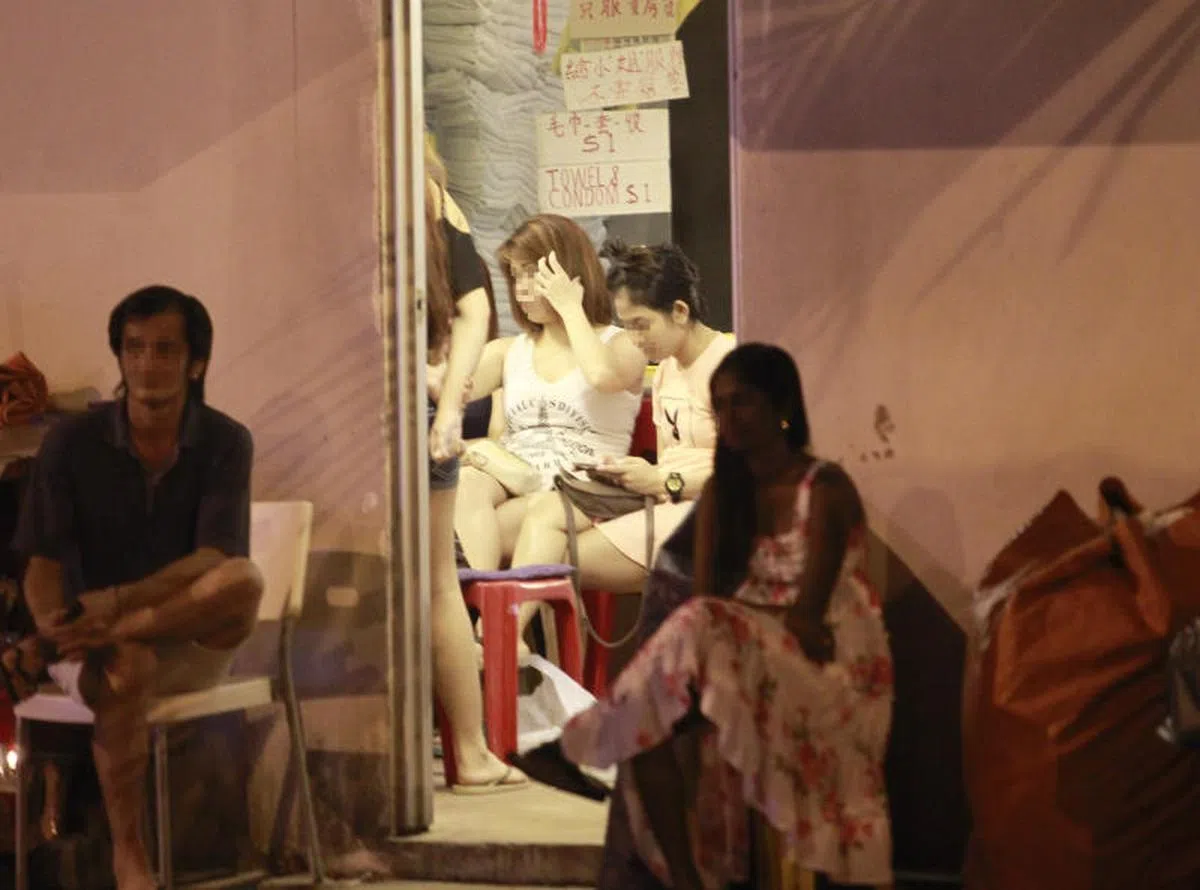  芽笼红灯区街景。（联合早报） 