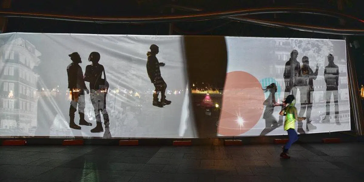  “Shadow Exposed”（互联网） 