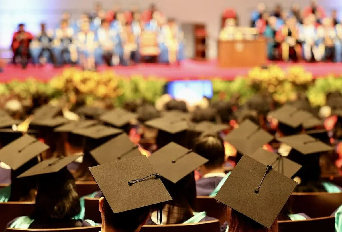 毕业即失业？（联合早报）