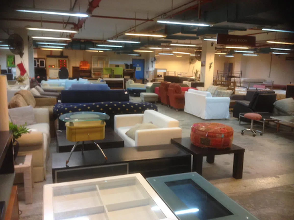  （Red Shield Industries） 