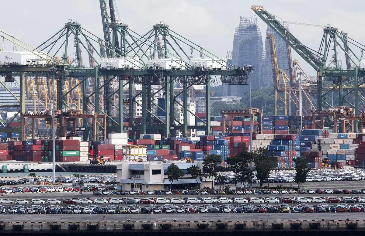  丹戎巴葛码头集装箱。（联合早报） 