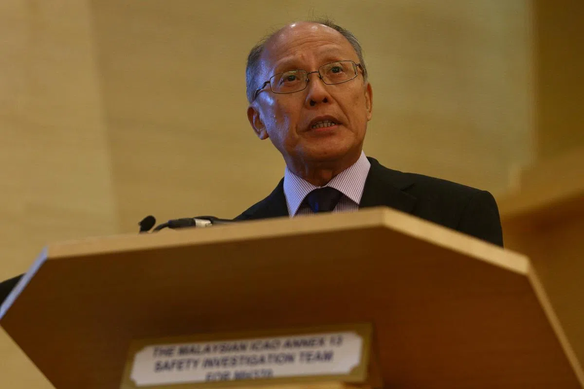  马来西亚民航局前总监郭师传昨天（30日）在马来西亚布城召开的新闻发布会上，公布马航MH370航班的全面安全报告。（路透社） 