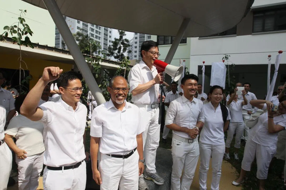  2015年的大选，由王瑞杰领军的行动党淡滨尼集选区团队赢得72.06％的得票率，漂亮胜出。下一届选举，作为未来总理的选区，行动党在淡滨尼的得票率势必受关注。图为2015年大选提名日。动党的淡滨尼集选区团队为朱倍庆（左起）、马善高、王瑞杰、马炎庆和钟丽慧。（联合早报）​​ 