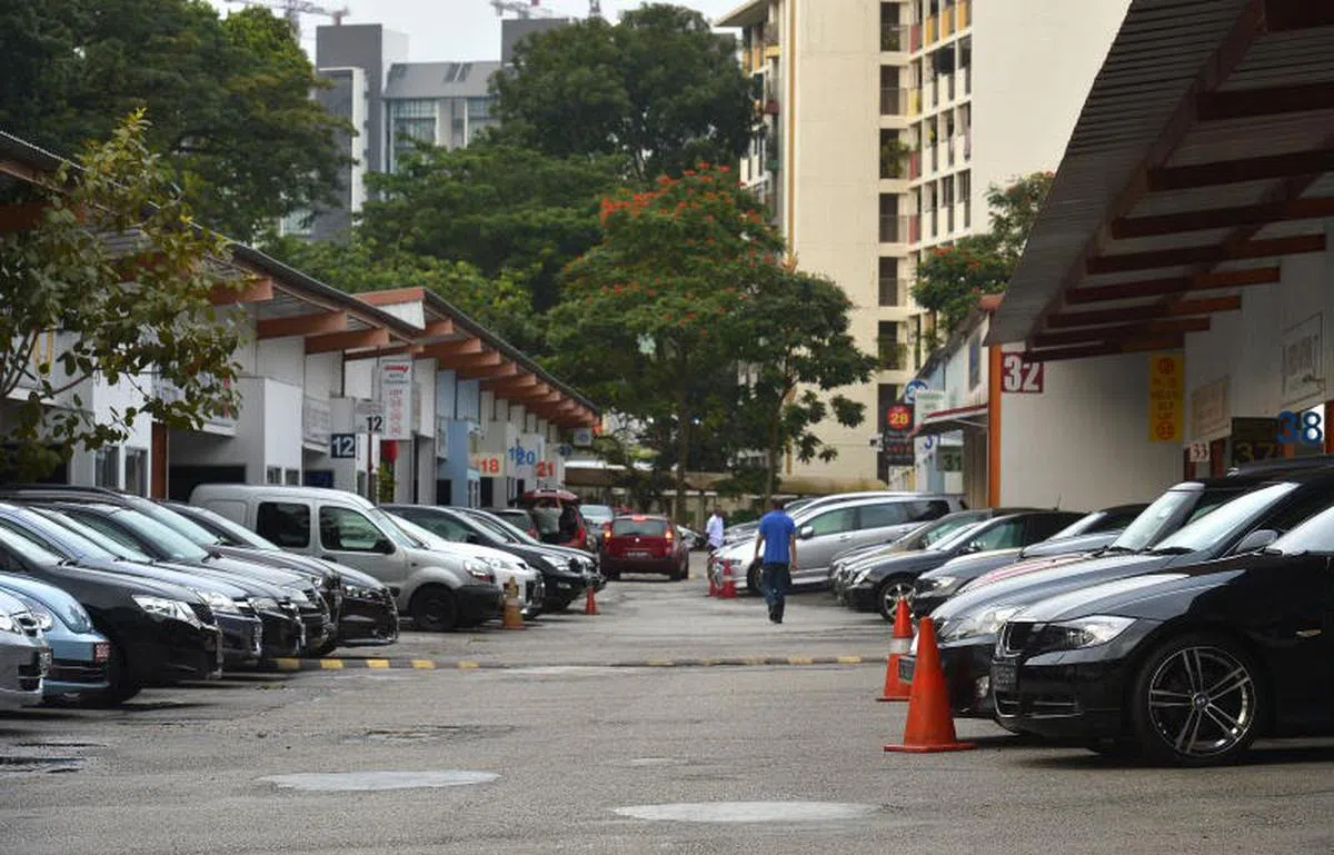  二手车陈列室。（海峡时报） 