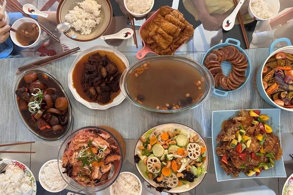 由Dave准备的团圆饭。