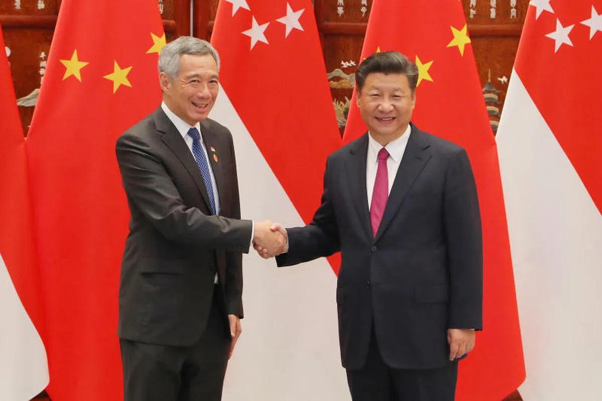 2016年9月2日，正在中国访问的新加坡总理李显龙（左）在中国杭州西湖国宾馆与习近平进行双边会谈。(新加坡通讯及新闻部）