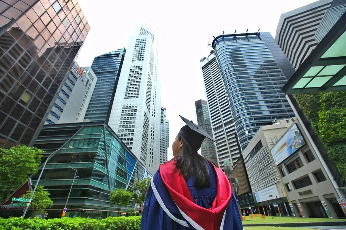 拥有一纸大学文凭，不再是进入科技业的必备条件。（联合早报）