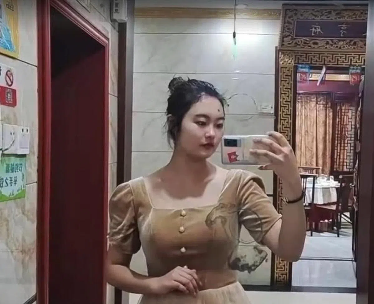 职业伴娘。（截自山海视频）