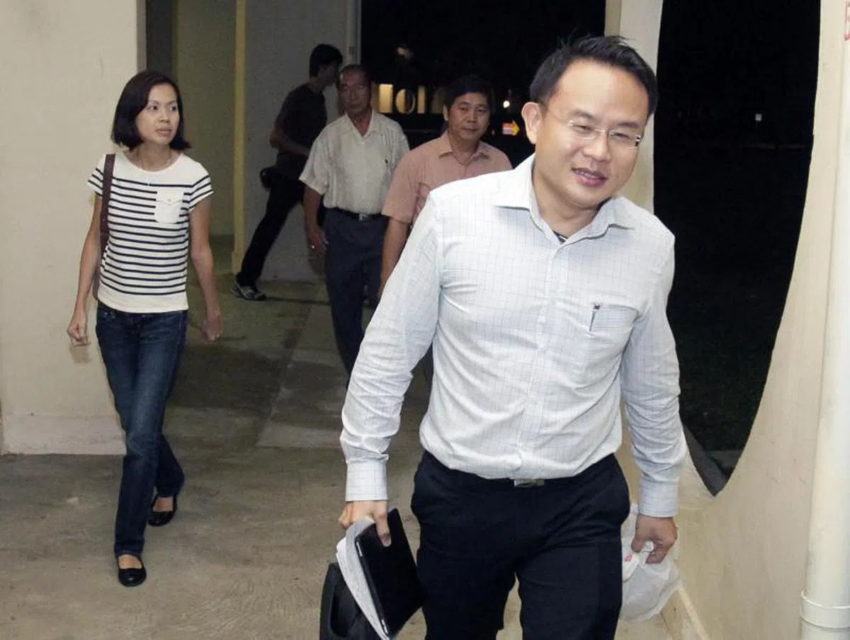 饶欣龙于2012年因发生婚外情风波而被工人党开除党籍，进而丢失议员资格。（海峡时报）