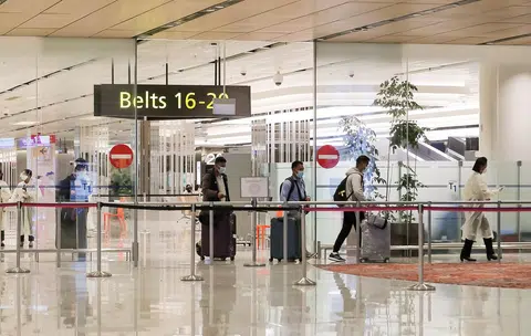 本地医疗业者透露，近来有越来越多国外病患来新治病，他们主要来自印度尼西亚、马来西亚、柬埔寨、印度、越南以及老挝。（海峡时报）