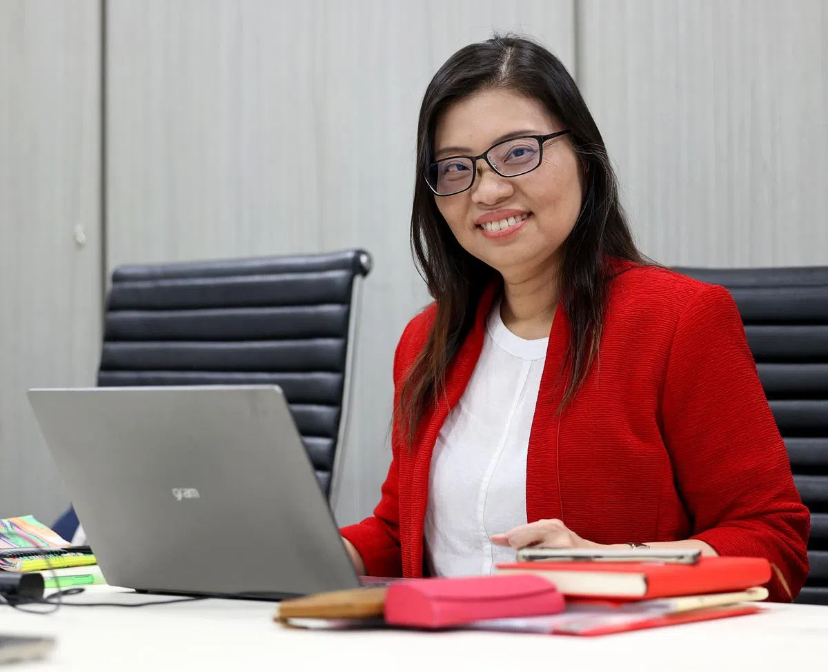 潘群勤天生右眼就看不见东西。（新明日报）