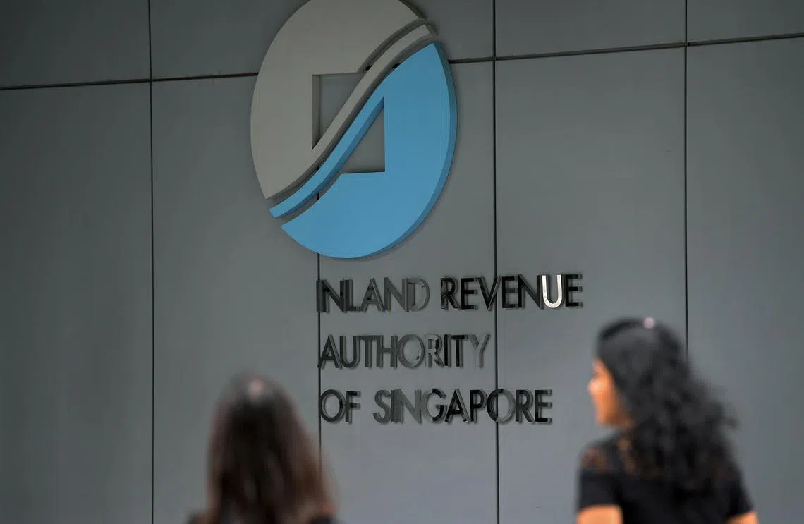 新加坡国内税务局近年向医生、房地产经纪、律师等高收入者成功讨回约1000万新元的税收。（海峡时报）