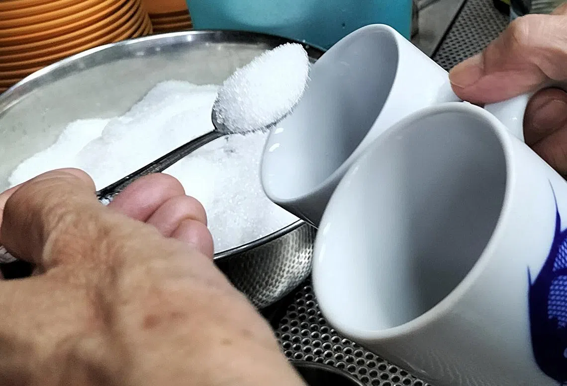 每日摄取8茶匙的糖就好，不多也不少。（新明日报）