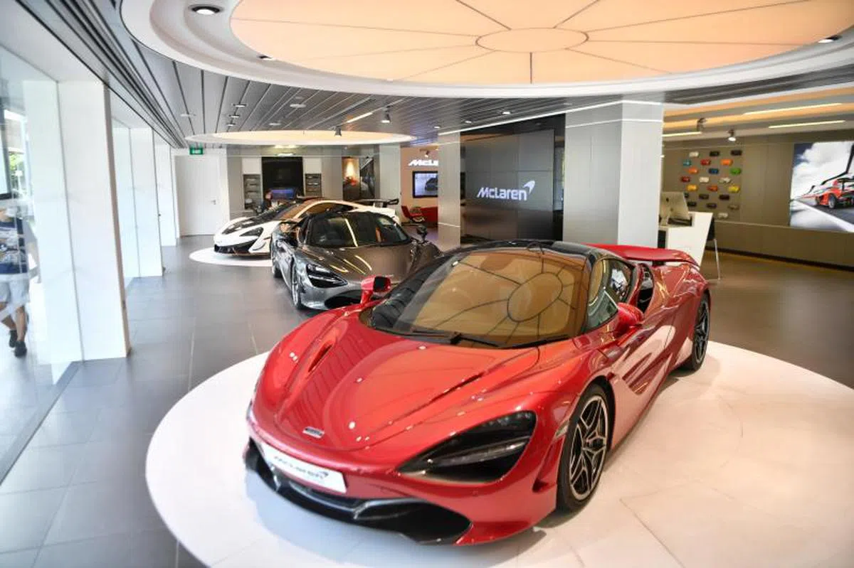 政府在最新的财政预算案中宣布调高豪华汽车的附加注册费。（海峡时报）