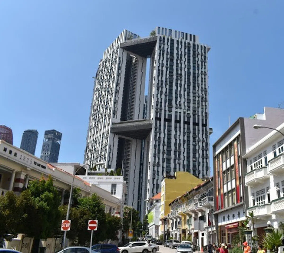  2009年多了达士岭摩天组屋倩影的武吉巴梳路。（互联网） 