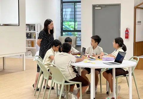 今年9月的国会上，即将在2027年更新的高才教育模式成了其中一个焦点。（教育部提供）