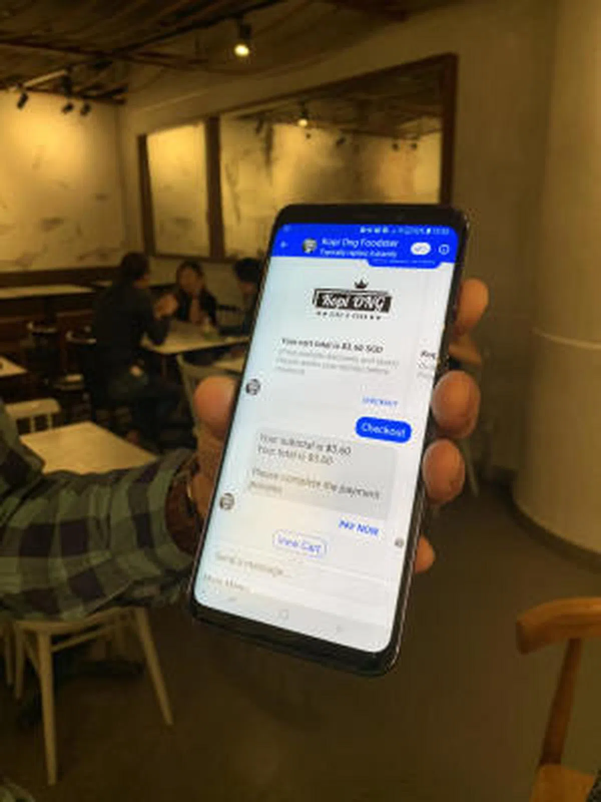  咖啡王让消费者通过手机应用程式点餐。（互联网） 