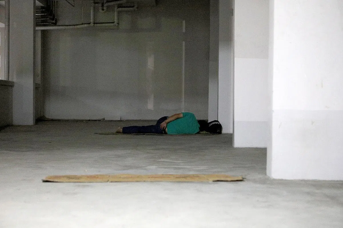 调查发现，人们会花超过一半的睡眠时间侧睡。（海峡时报）