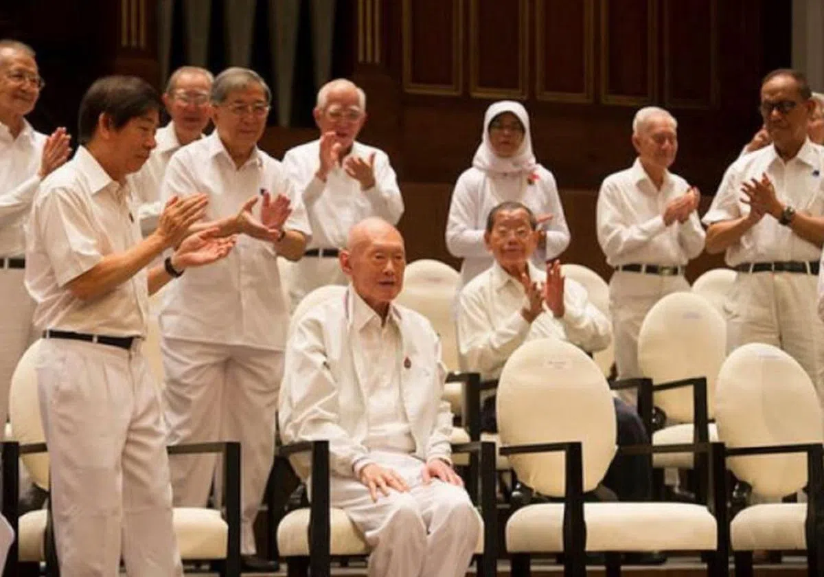  2014年，人民行动党庆祝成立60周年，那也是已故建国总理最后几次露面。没有他，我们就没有今天！（许文远面簿） 