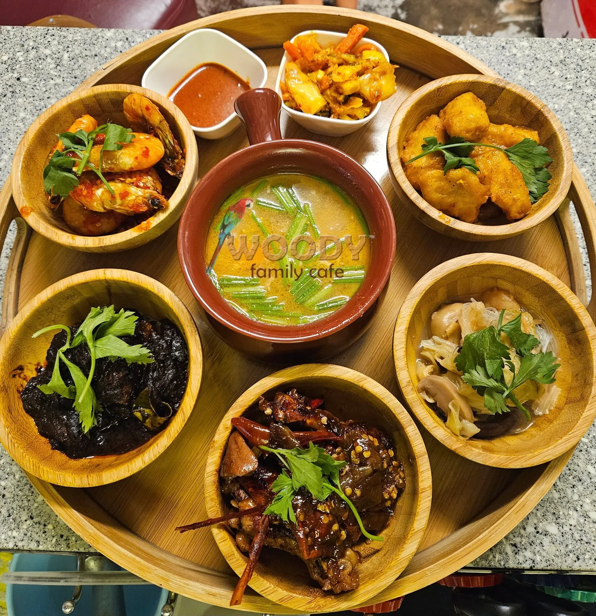 餐馆的Tok Bulat套餐让顾客一次品尝多道娘惹佳肴。