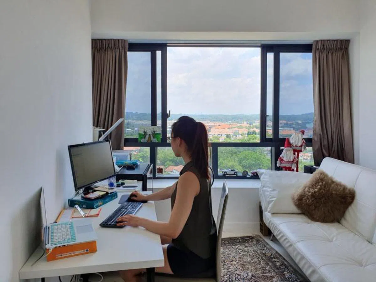  因疫情而开始兴盛的居家工作模式是电子产品需求保持强劲的主要因素。（海峡时报） 