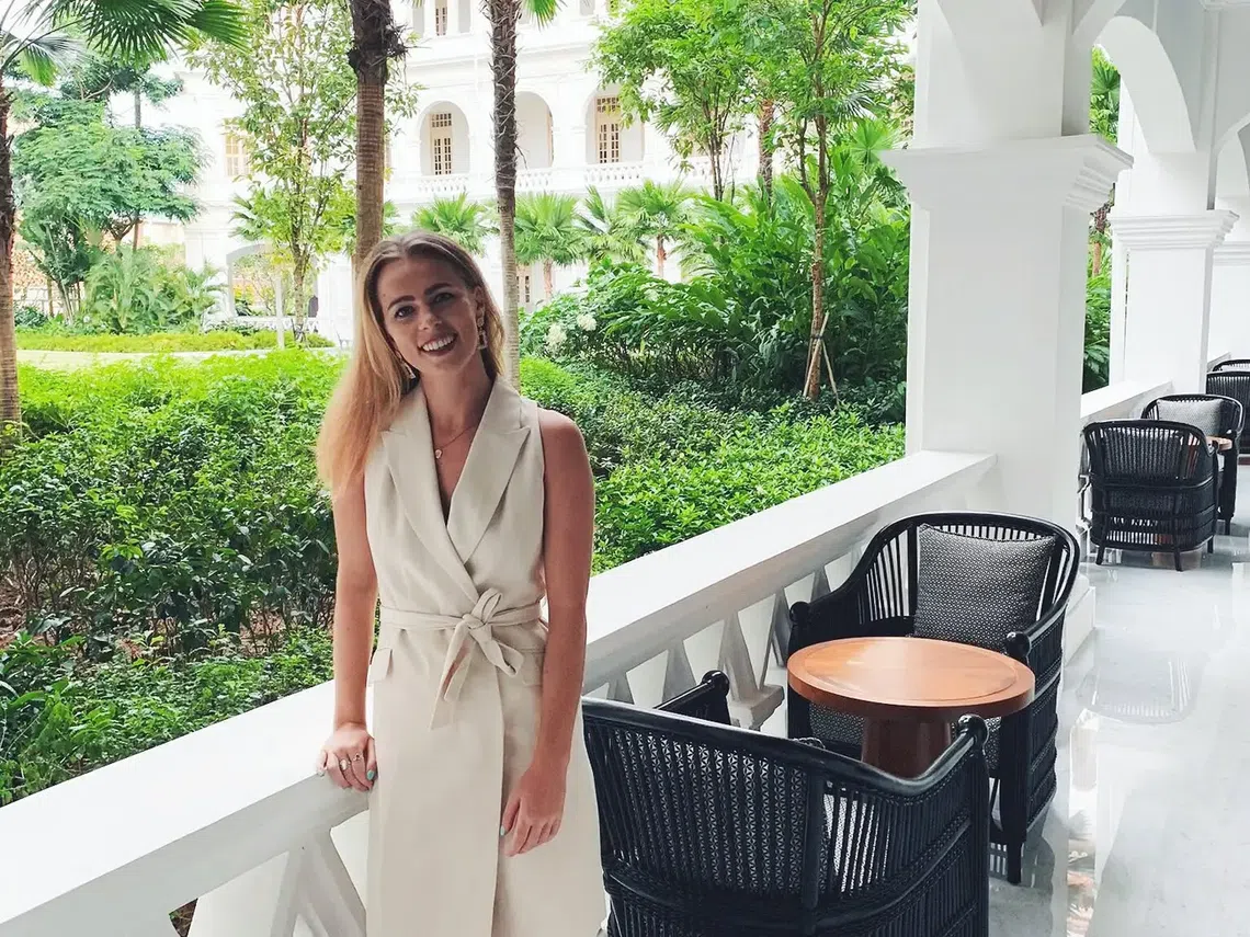 2020年，Michaella Parkes在新加坡莱佛士酒店留影。