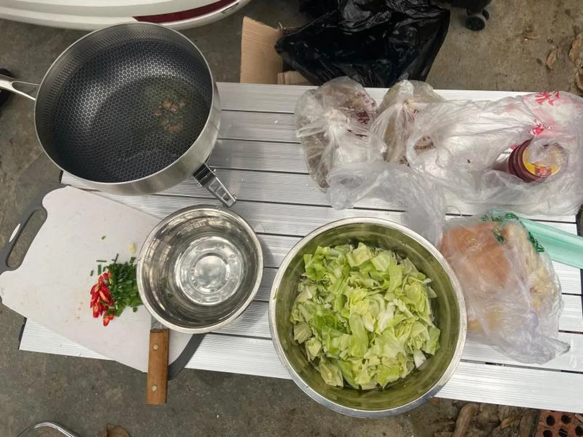  现在苏敏餐餐都可以酣畅淋漓地往锅里加辣椒。（搜狐新闻） 