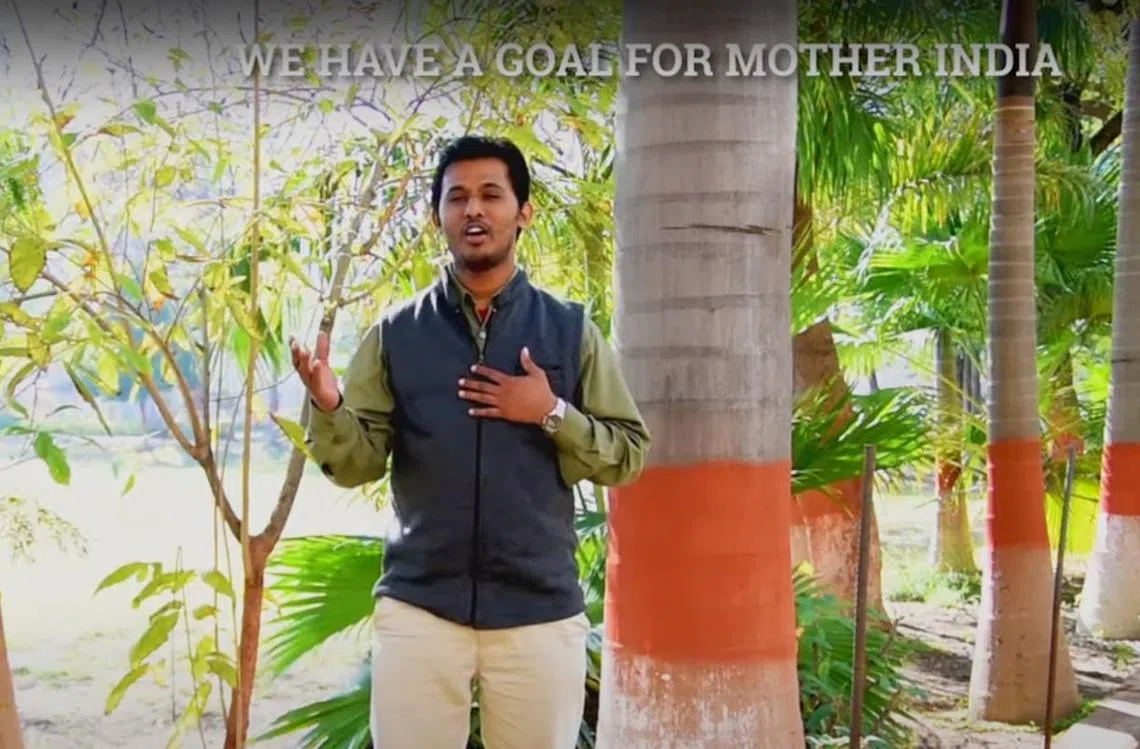 视频中所有的“新加坡”都被改成了“印度”。（视频截图）