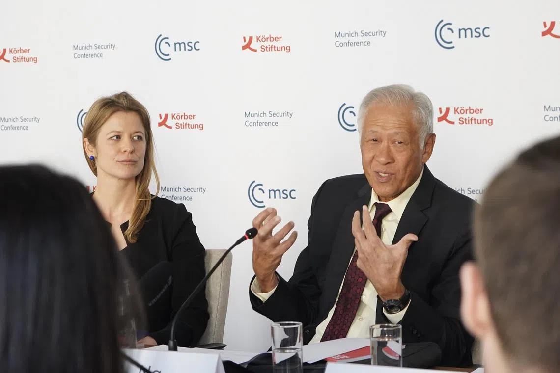 国防部长黄永宏（右）在出席第61届慕尼黑安全会议之际，也参与第16届慕尼黑青年领袖论坛和宝马基金会赫伯特·匡特年度领导人圆桌会议。（国防部提供）