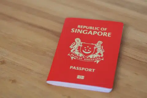 新加坡护照。（联合早报）