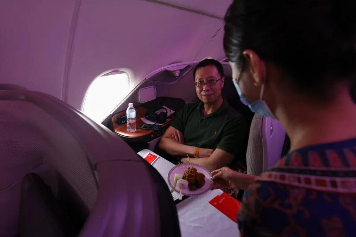  300新元的商务舱体验。（联合晚报） 