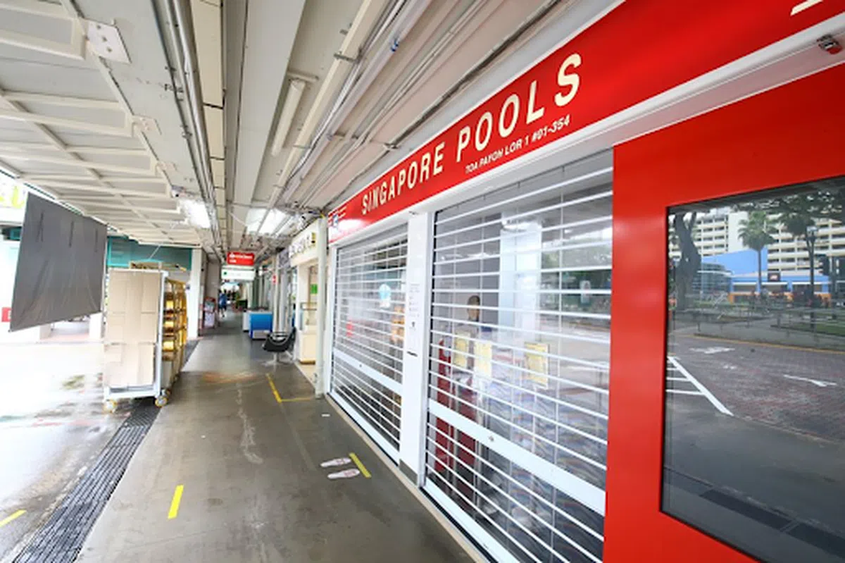  关闭的投注站。（联合早报） 