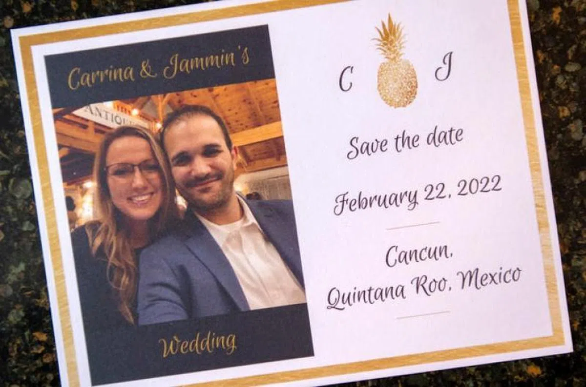 这是来自麻萨诸塞州 (Massachusetts)的一对情侣Carrina和Jamin Jablanski的婚礼请柬。（普罗维登斯日报）