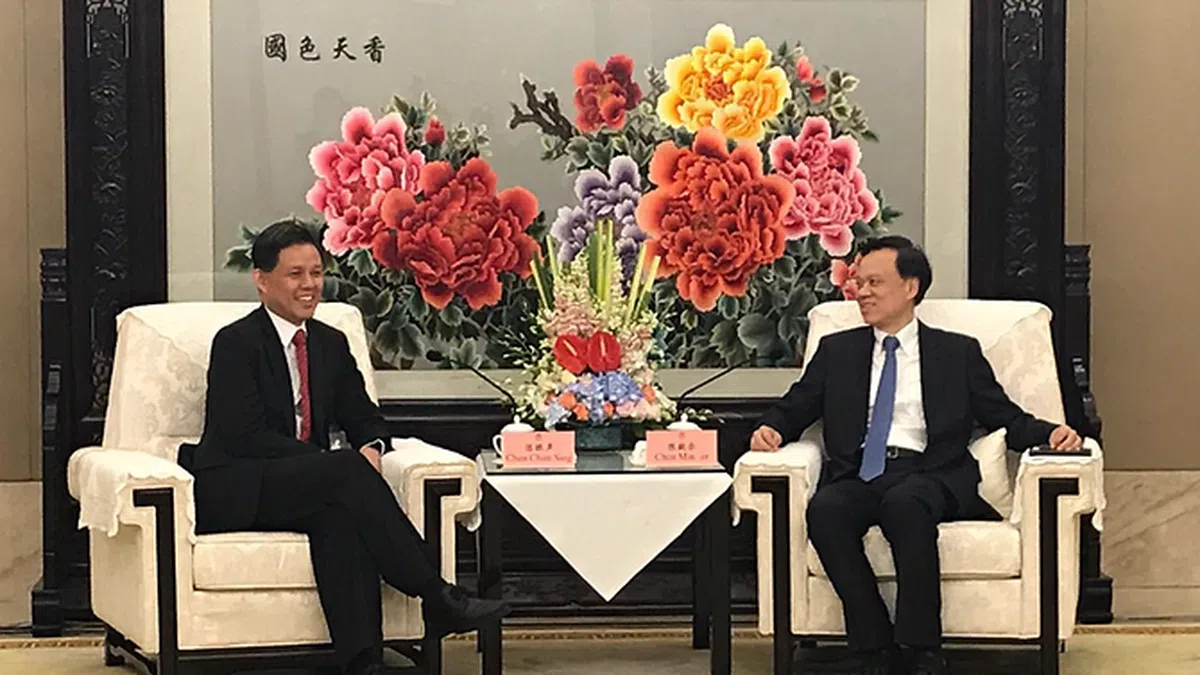  总理公署部长陈振声（左）今天访问重庆，与中共重庆市委书记陈敏尔会面。（贸工部提供） 