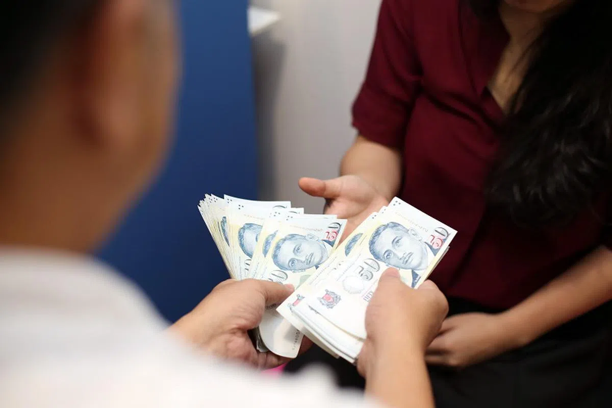 夫妻档一年内就赚到125万5000新元的营业额，但最终仍难逃法网。（联合早报）