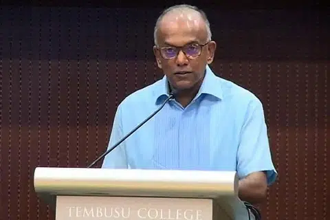 尚穆根在国大的香灰莉木学院论坛（Tembusu Forum）中回应新加坡是否已准备好接受女总理的问题。（香灰莉木学院论坛）