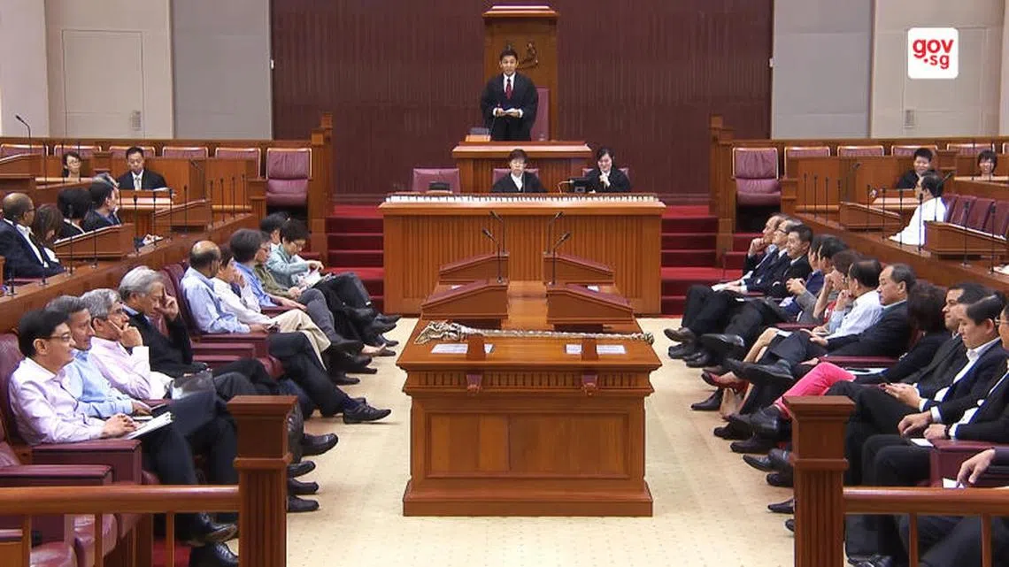 国会昨天为八天的财政预算案辩论画上句点，国会议长陈川仁（中）以议长身份作总结发言。（gov.sg）