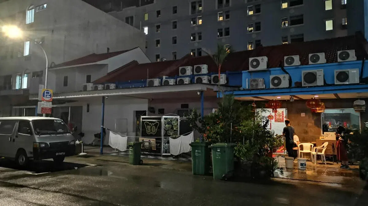  芽笼红灯区一家合法店面的外观。（新明日报） 